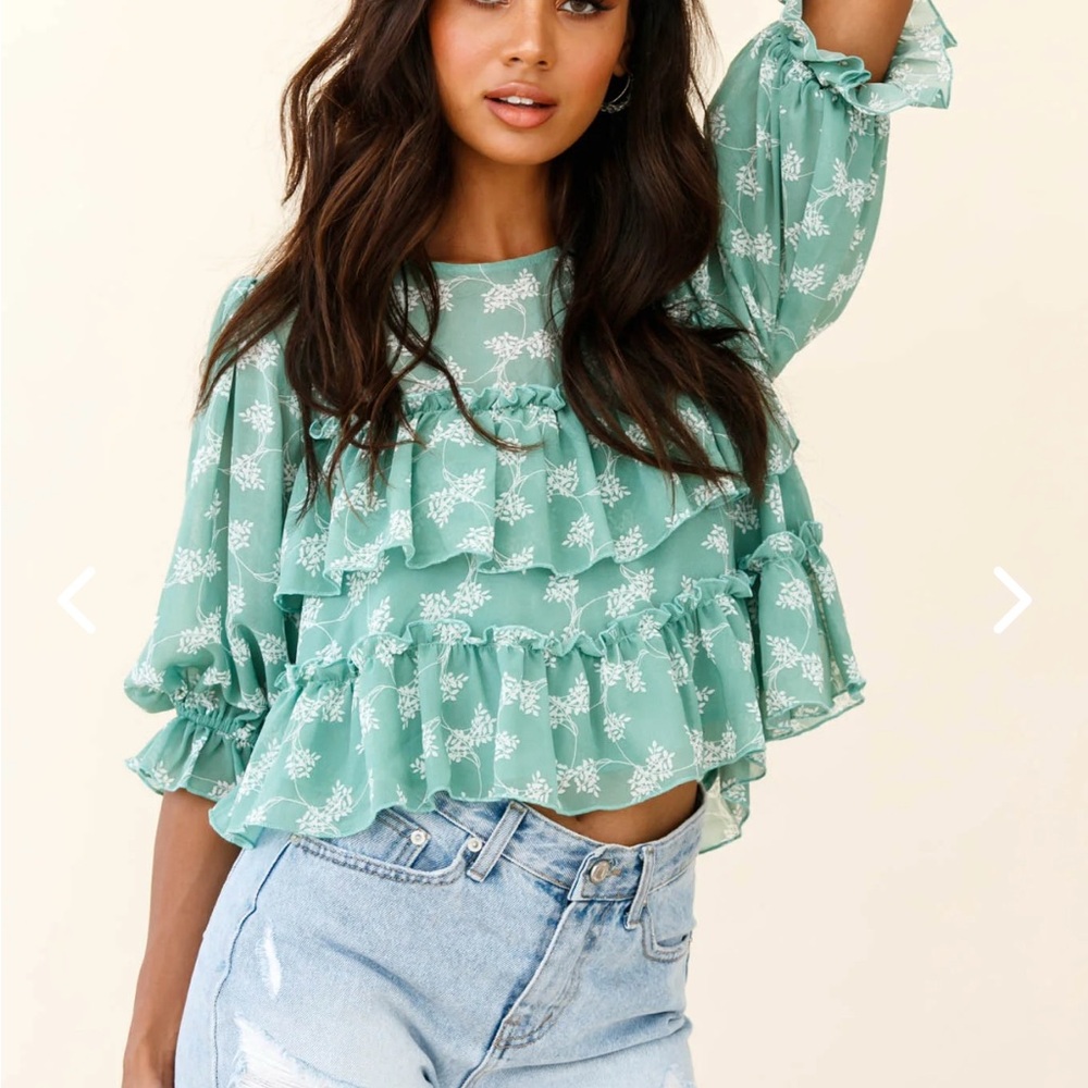Selfie Leslie Green Ruffled Tiered Blouse